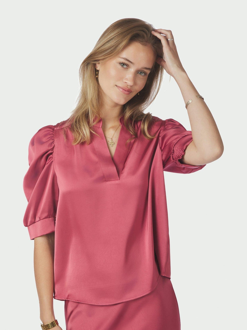 Roella Heavy Sateen Blouse Cherry Pink | Skjorter og bluser | Smuk