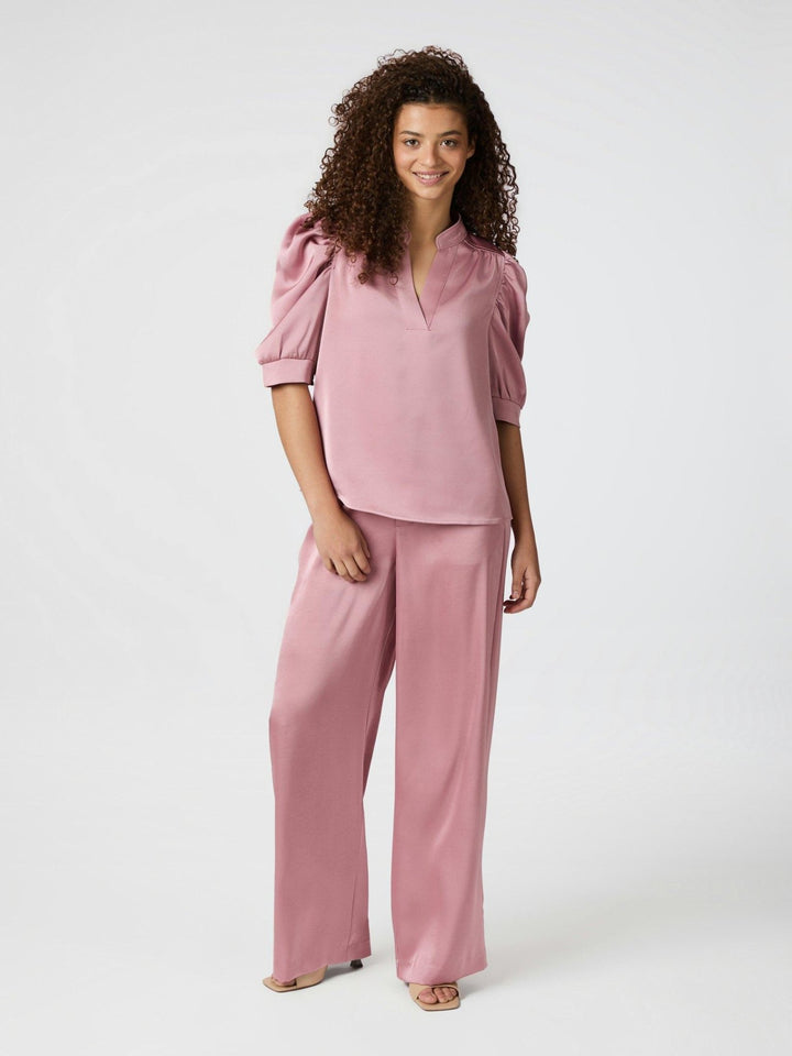 Roella Heavy Sateen Blouse Evening Rose | Skjorter og bluser | Smuk - Dameklær på nett