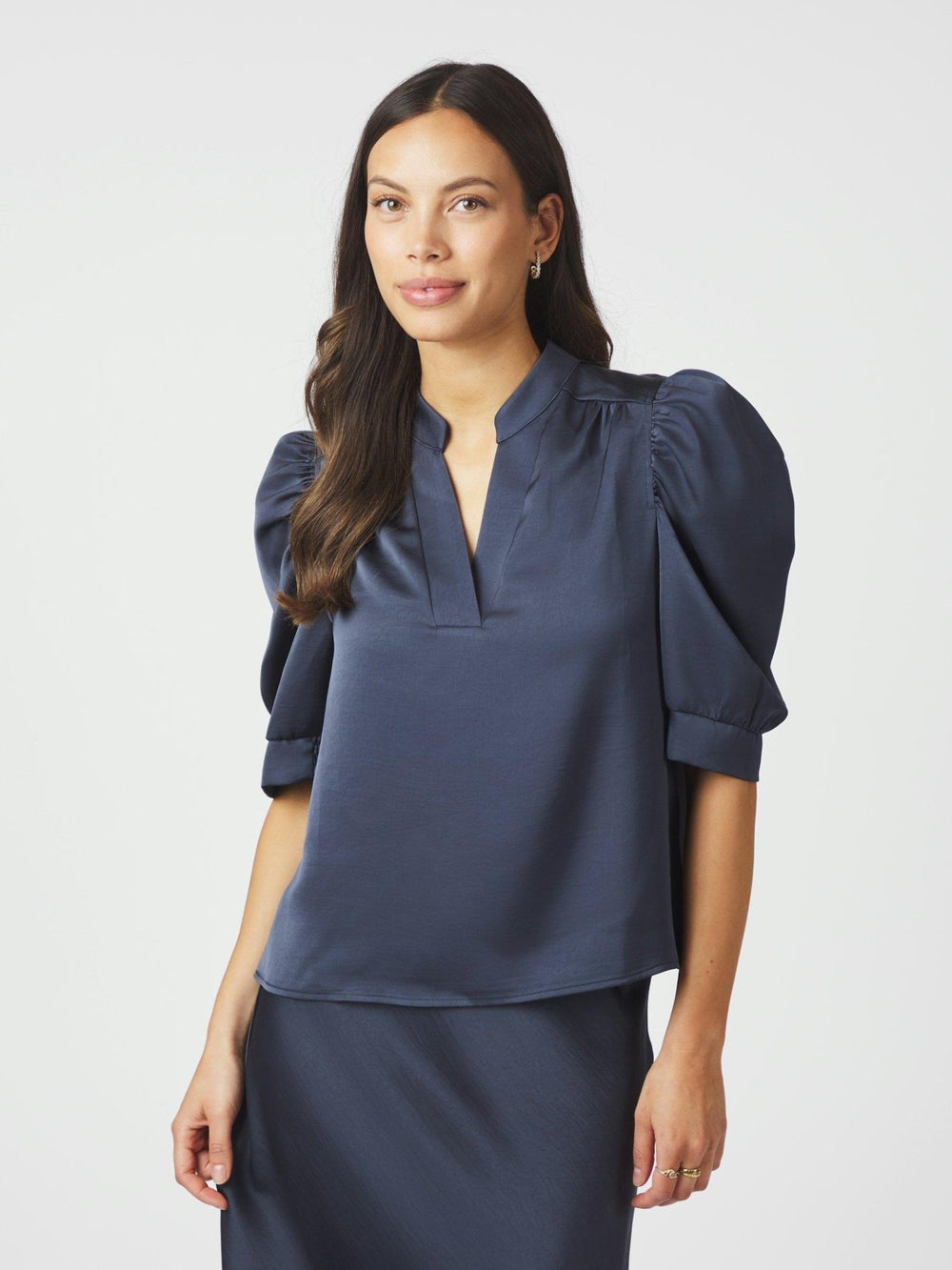 Roella Heavy Sateen Blouse Midnight Blue | Skjorter og bluser | Smuk - Dameklær på nett