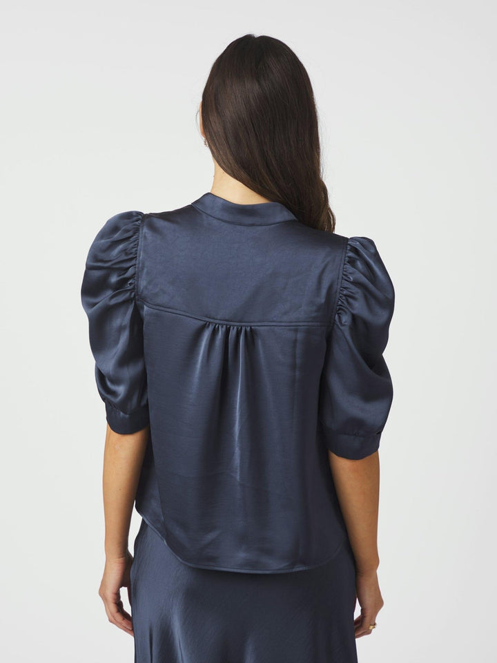 Roella Heavy Sateen Blouse Midnight Blue | Skjorter og bluser | Smuk - Dameklær på nett