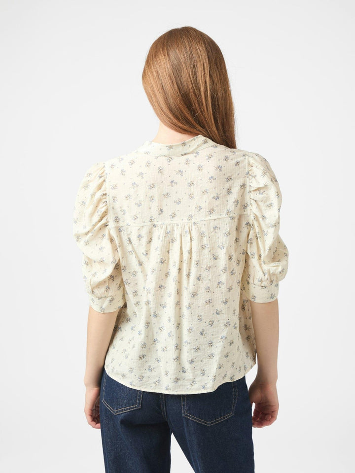 Roella Soft Fleur Blouse Creme | Skjorter og bluser | Smuk - Dameklær på nett