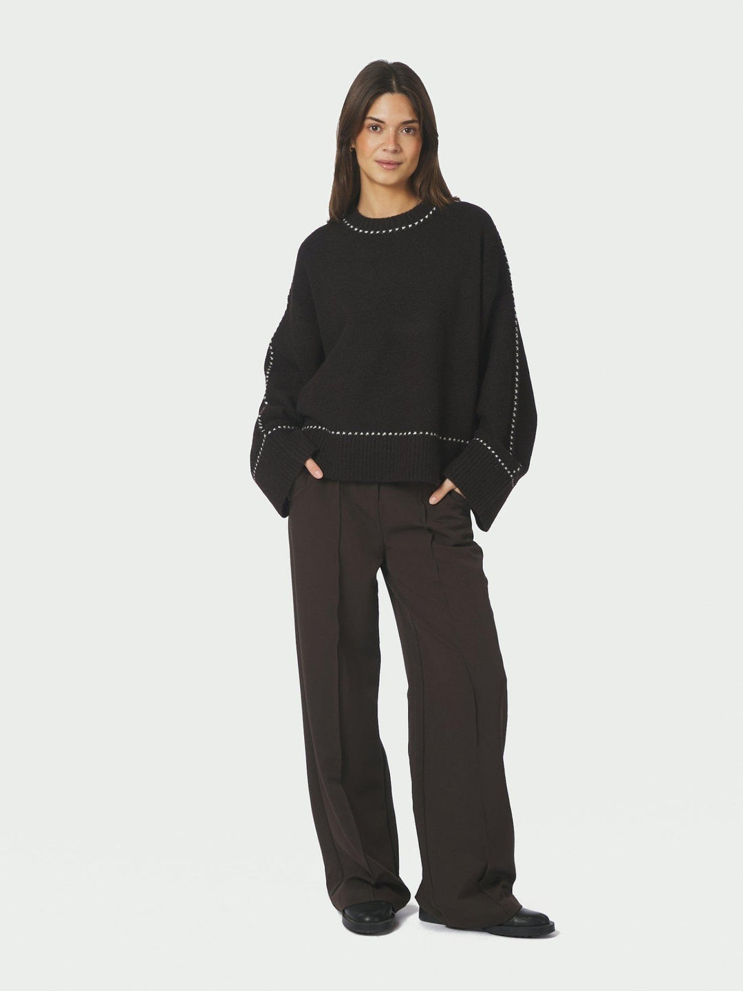 Roeme Knit Stitch Blouse Dark Brown | Genser | Smuk