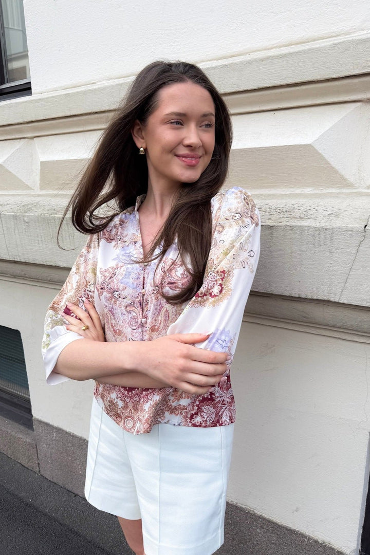 Roselle Artist Paisley Blouse Ivory | Skjorter og bluser | Smuk - Dameklær på nett