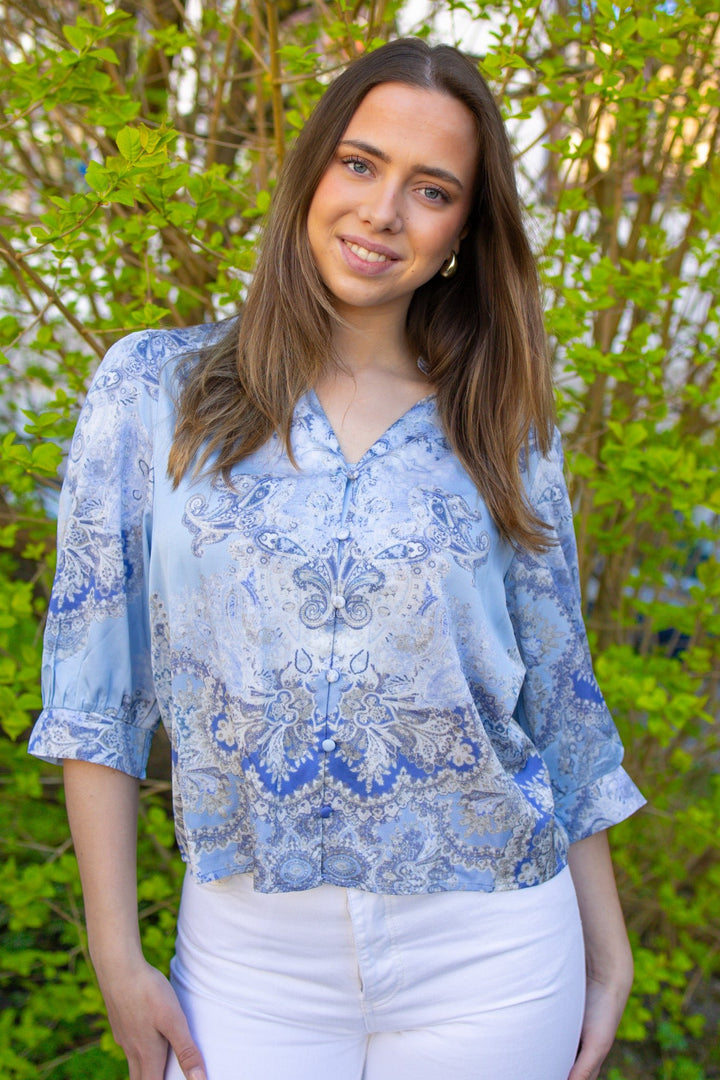 Roselle Artist Paisley Blouse Light Blue | Skjorter og bluser | Smuk