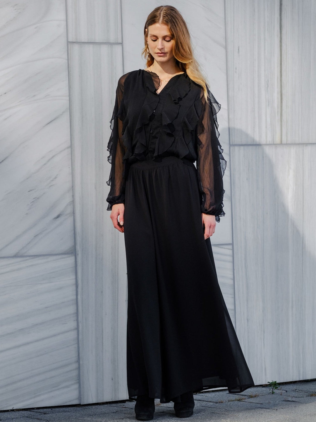 Ruffle Blouse Black | Skjorter og bluser | Smuk - Dameklær på nett