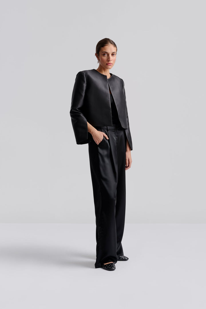 Ruthie Cropped Long Sleeve Blouse Black | Skjorter og bluser | Smuk - Dameklær på nett