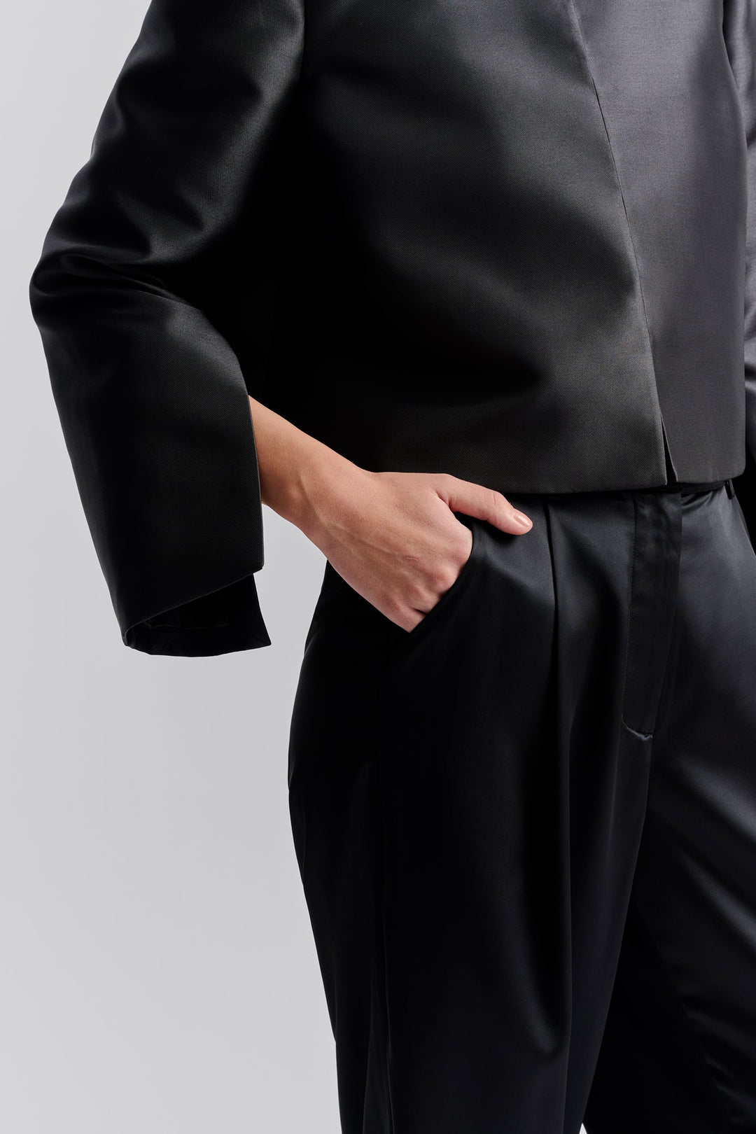 Ruthie Cropped Long Sleeve Blouse Black | Skjorter og bluser | Smuk - Dameklær på nett