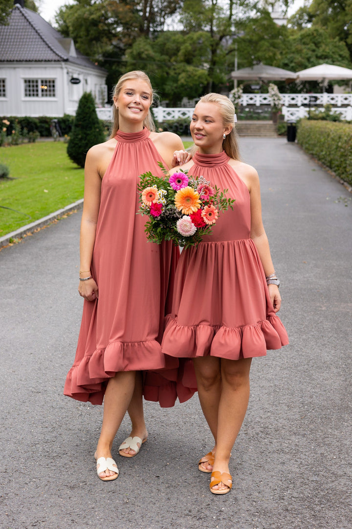 Sabrina Halterneck Ruffled Maxi Dress Terracotta | Kjoler | Smuk - Dameklær på nett