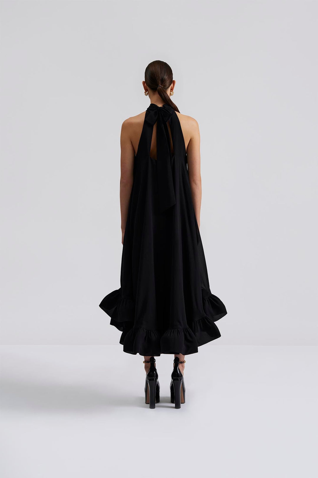 Sabrina Halterneck Ruffled Midi Dress Black | Kjoler | Smuk