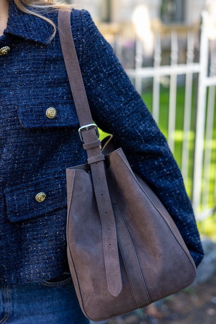 Sac Medium Suede Tote Bag Truffle | Accessories | Smuk - Dameklær på nett