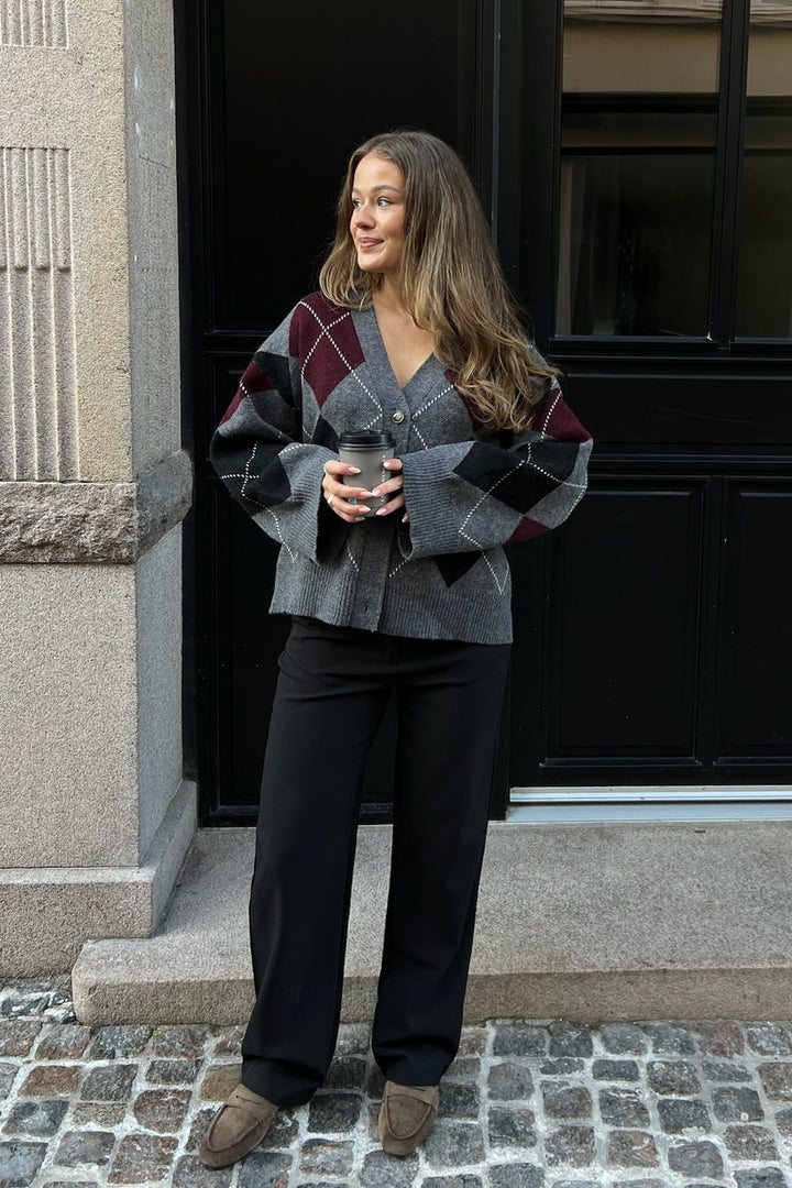 Sascha Cardigan Grey Argyle | Genser | Smuk