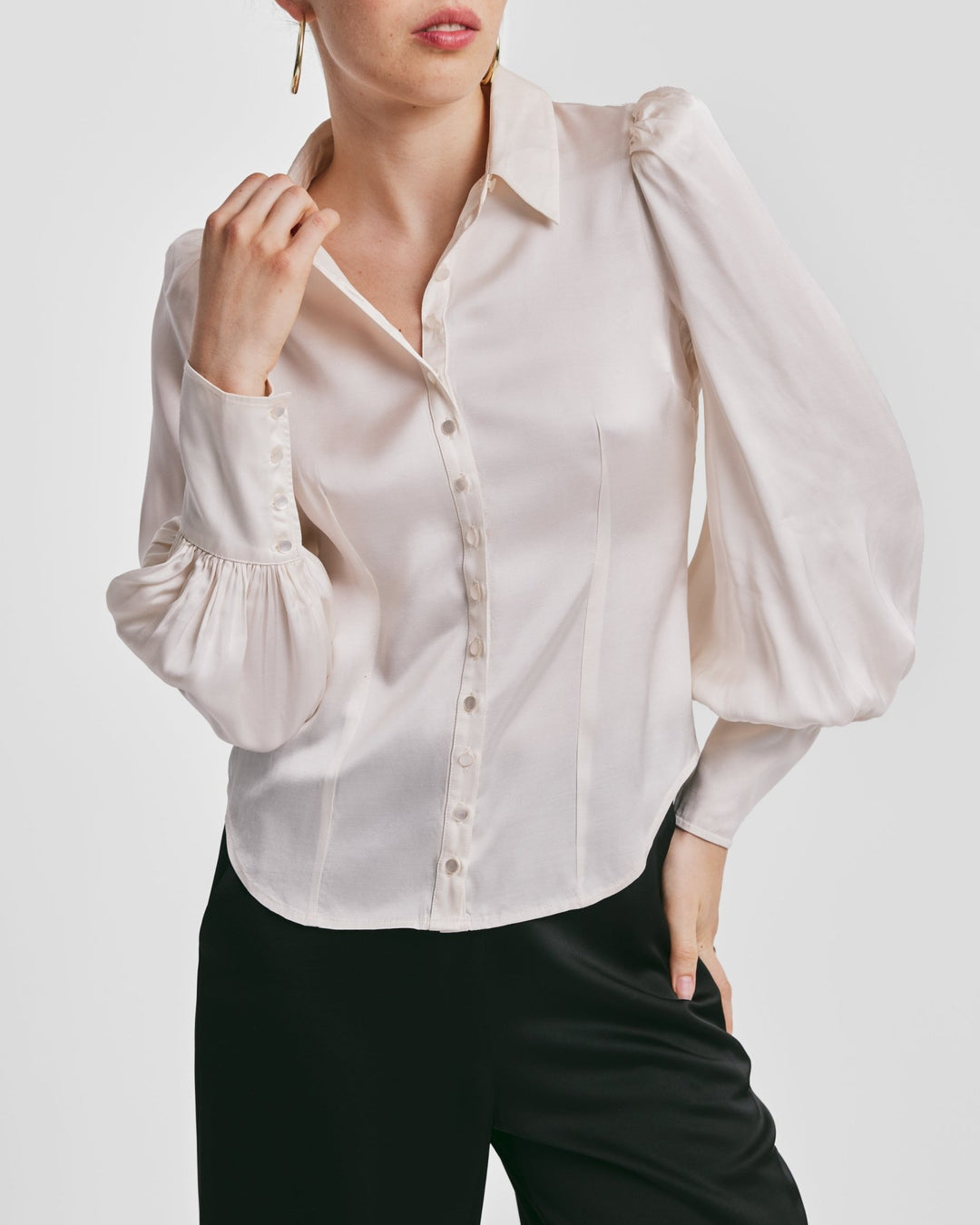 Satin Fitted Shirt Vintage White | Skjorter og bluser | Smuk - Dameklær på nett