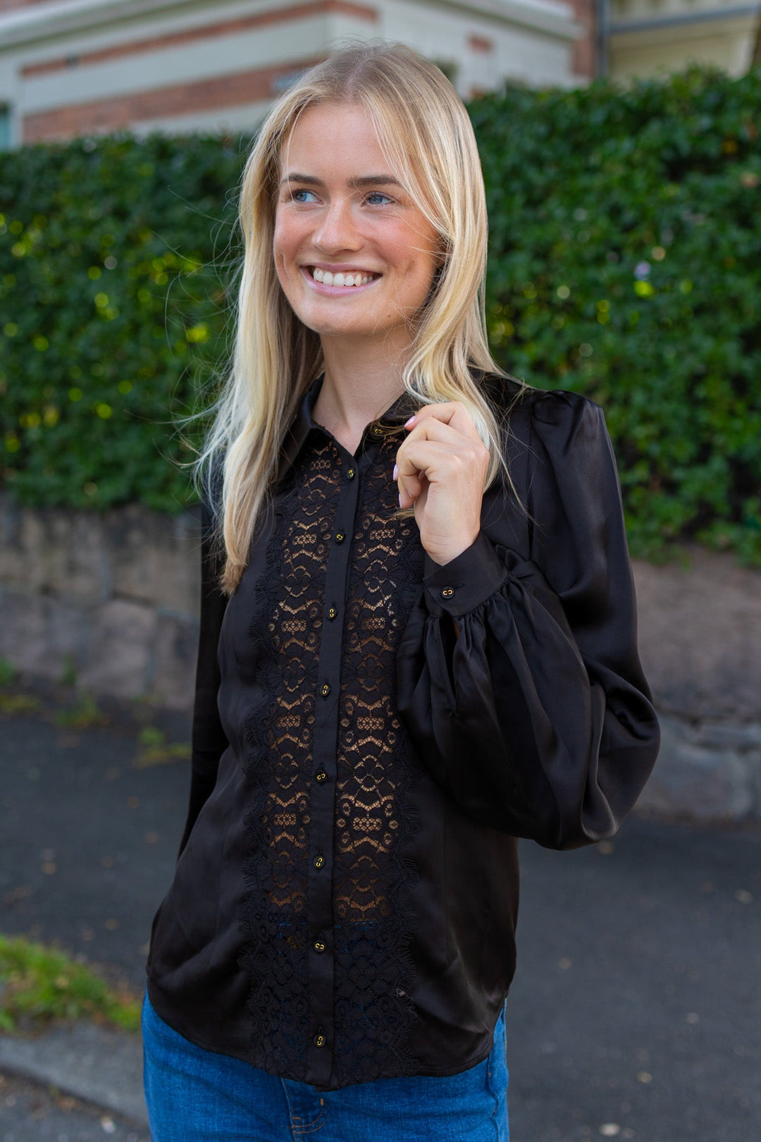 Satin Shirt Black | Skjorter og bluser | Smuk