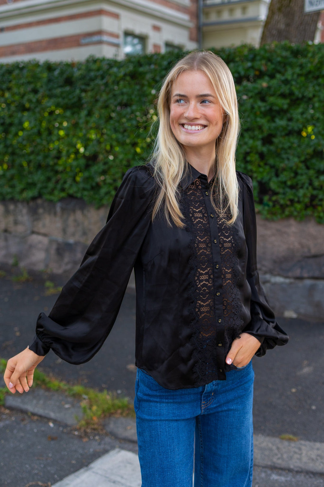 Satin Shirt Black | Skjorter og bluser | Smuk