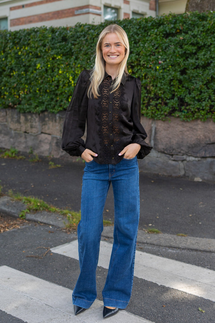 Satin Shirt Black | Skjorter og bluser | Smuk