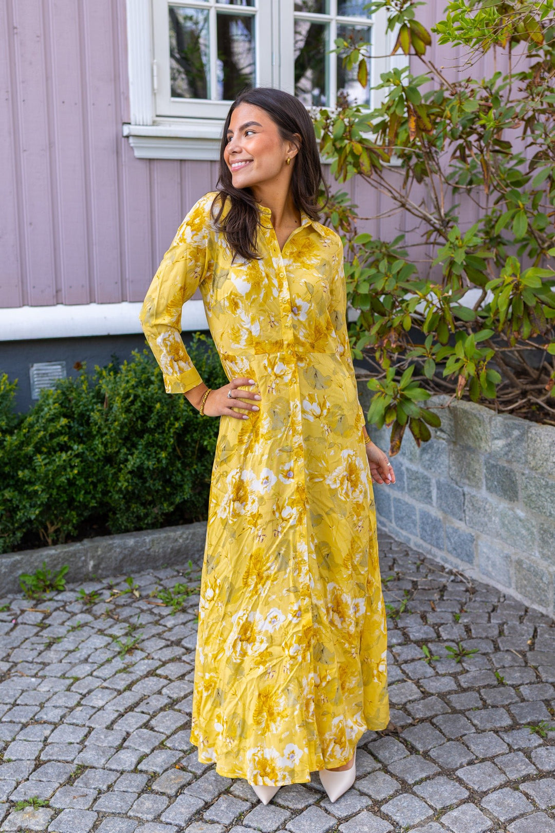 Savanna Long Shirt Dress Pale Banana Lemon Print | Kjoler | Smuk