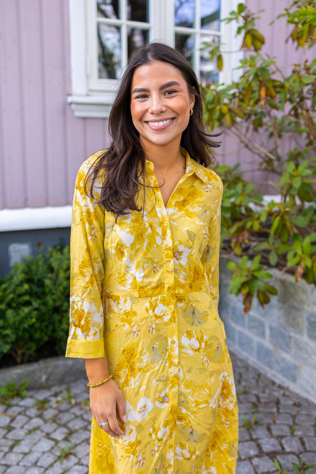 Savanna Long Shirt Dress Pale Banana Lemon Print | Kjoler | Smuk