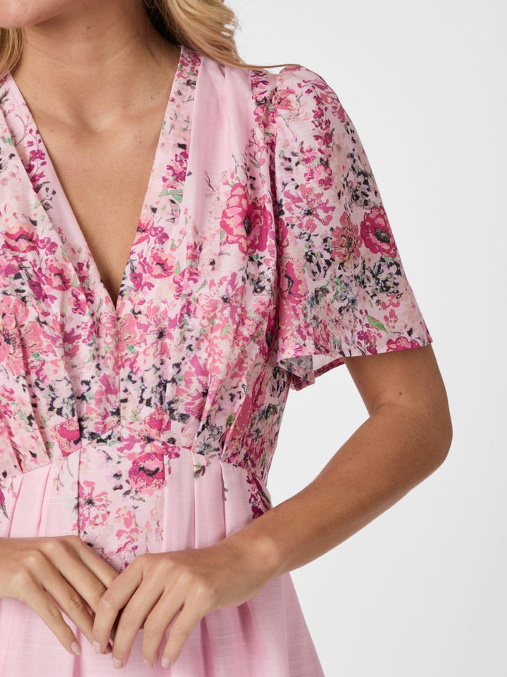 Serna Flower Print Dress Light Pink | Kjoler | Smuk - Dameklær på nett