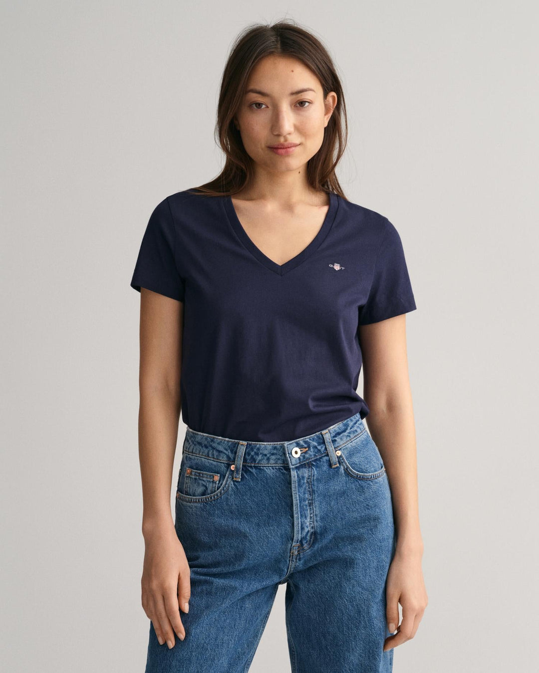 Shield V-Neck T-Shirt Evening Blue | Skjorter og bluser | Smuk - Dameklær på nett