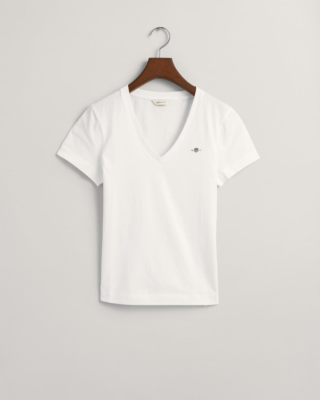 Shield V-Neck T-Shirt White | Skjorter og bluser | Smuk - Dameklær på nett