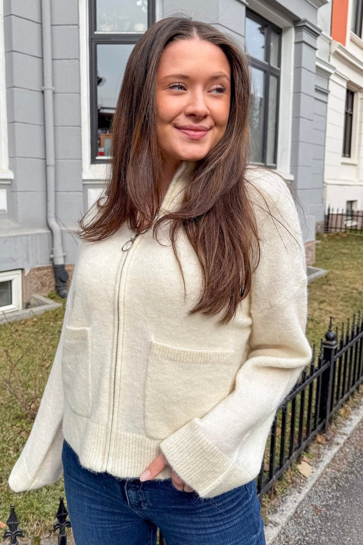 Sia Ras Ls Knit Zipper Cardigan Snow White Melange | Genser | Smuk - Dameklær på nett