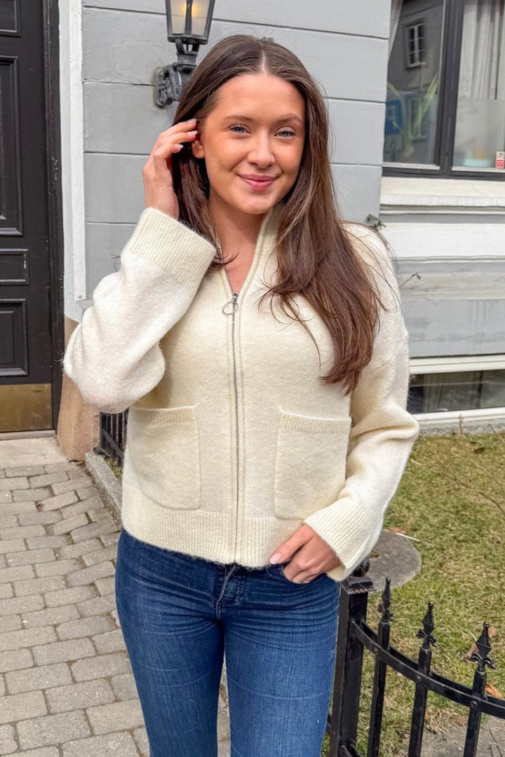 Sia Ras Ls Knit Zipper Cardigan Snow White Melange | Genser | Smuk - Dameklær på nett