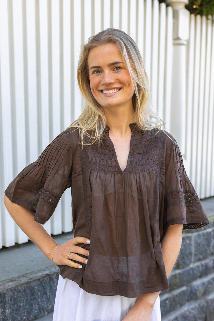 Siama S Voile Blouse Dark Brown | Skjorter og bluser | Smuk