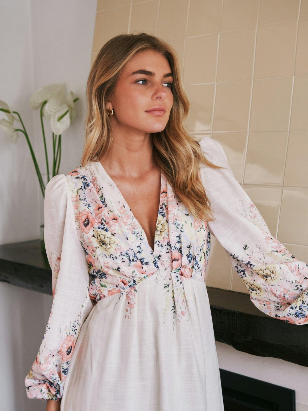 Silfi Flower Print Dress Creme | Kjoler | Smuk - Dameklær på nett