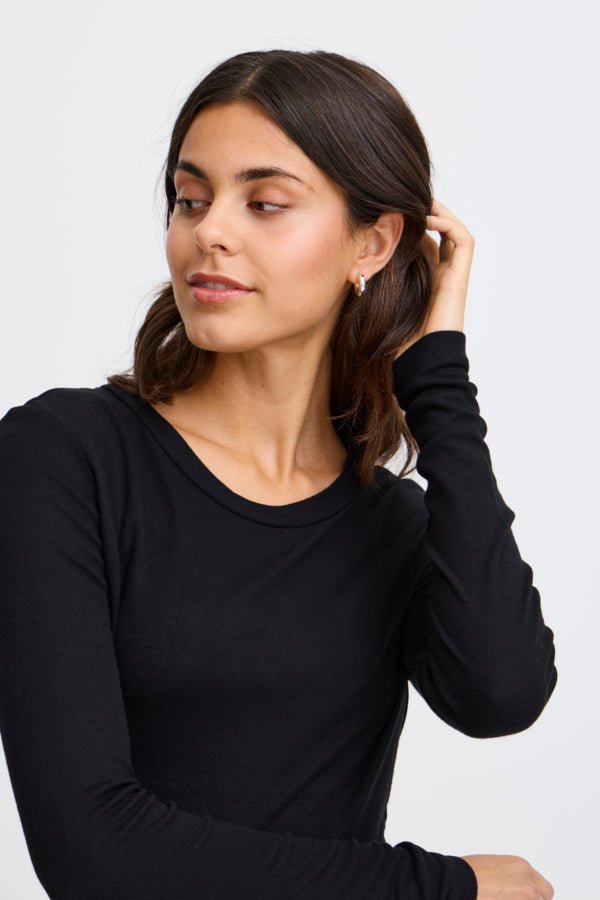 Soffi Tee 1 Black | Topper | Smuk - Dameklær på nett