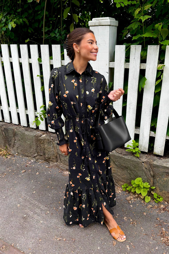 Somelli Ls Long Shirt Dress Black Flower Print | Kjoler | Smuk
