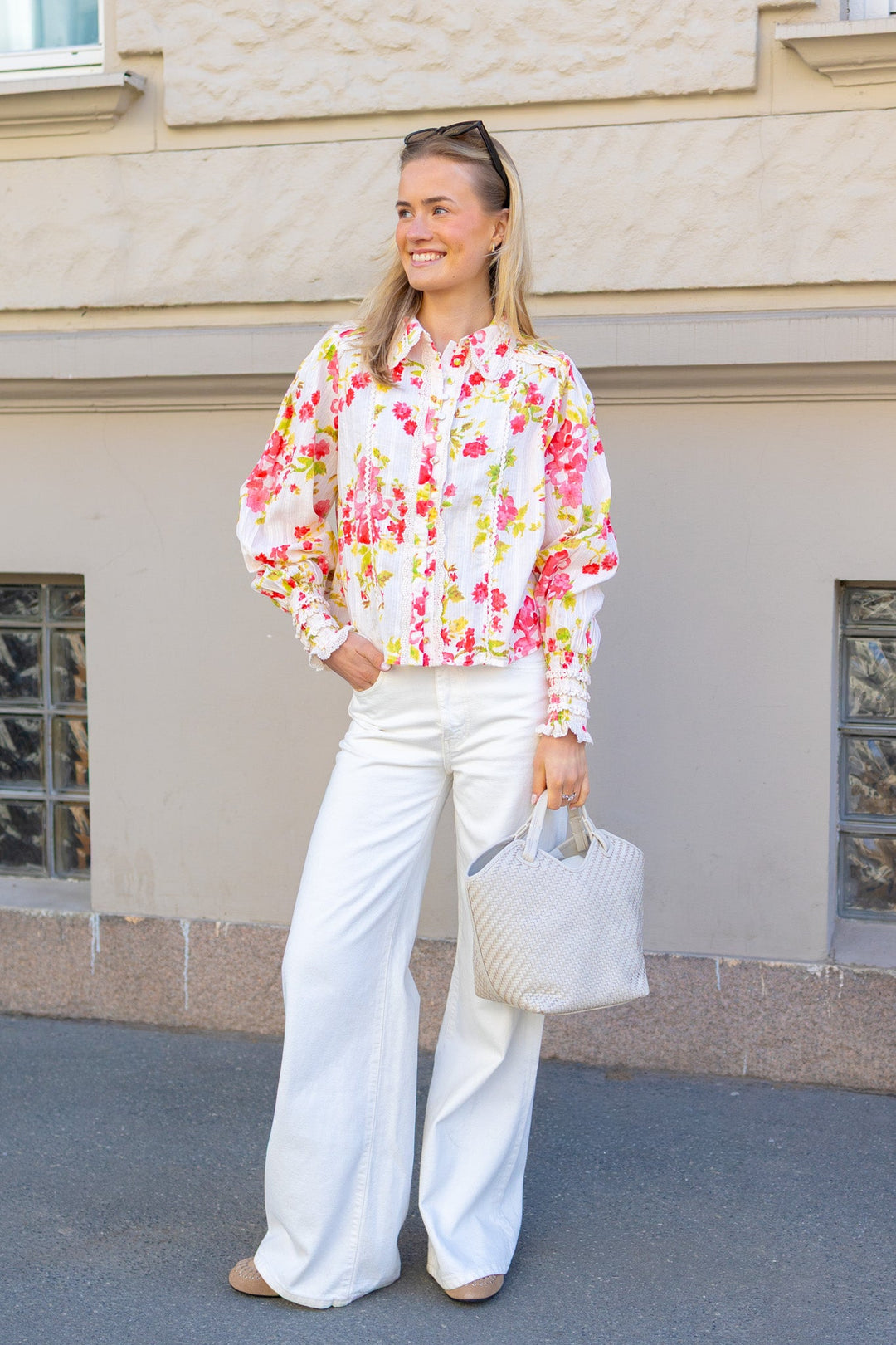 Somelli Ls Shirt Birch Red Flowers | Skjorter og bluser | Smuk