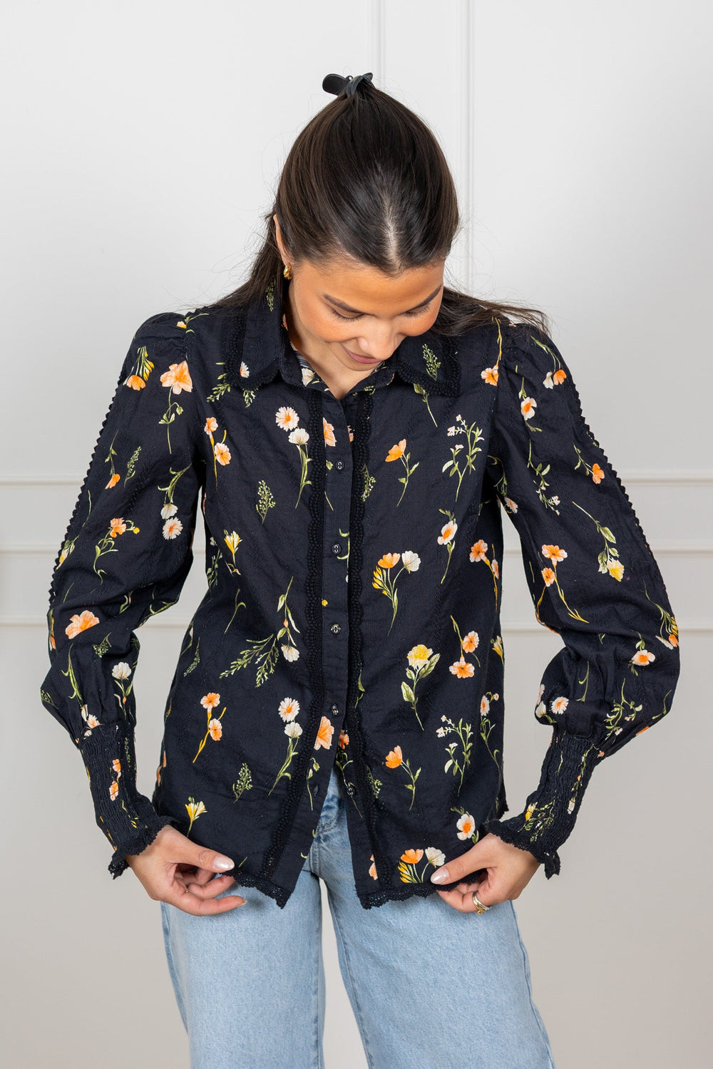 Somelli Ls Shirt Black Flower Print | Skjorter og bluser | Smuk