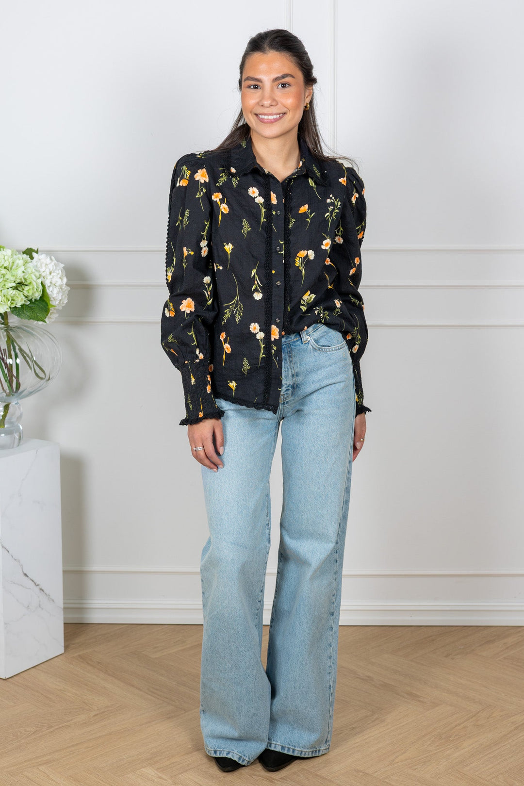 Somelli Ls Shirt Black Flower Print | Skjorter og bluser | Smuk
