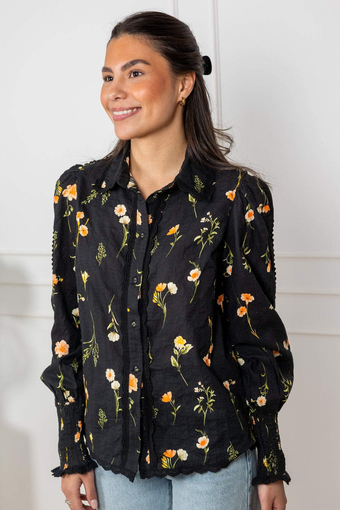 Somelli Ls Shirt Black Flower Print | Skjorter og bluser | Smuk