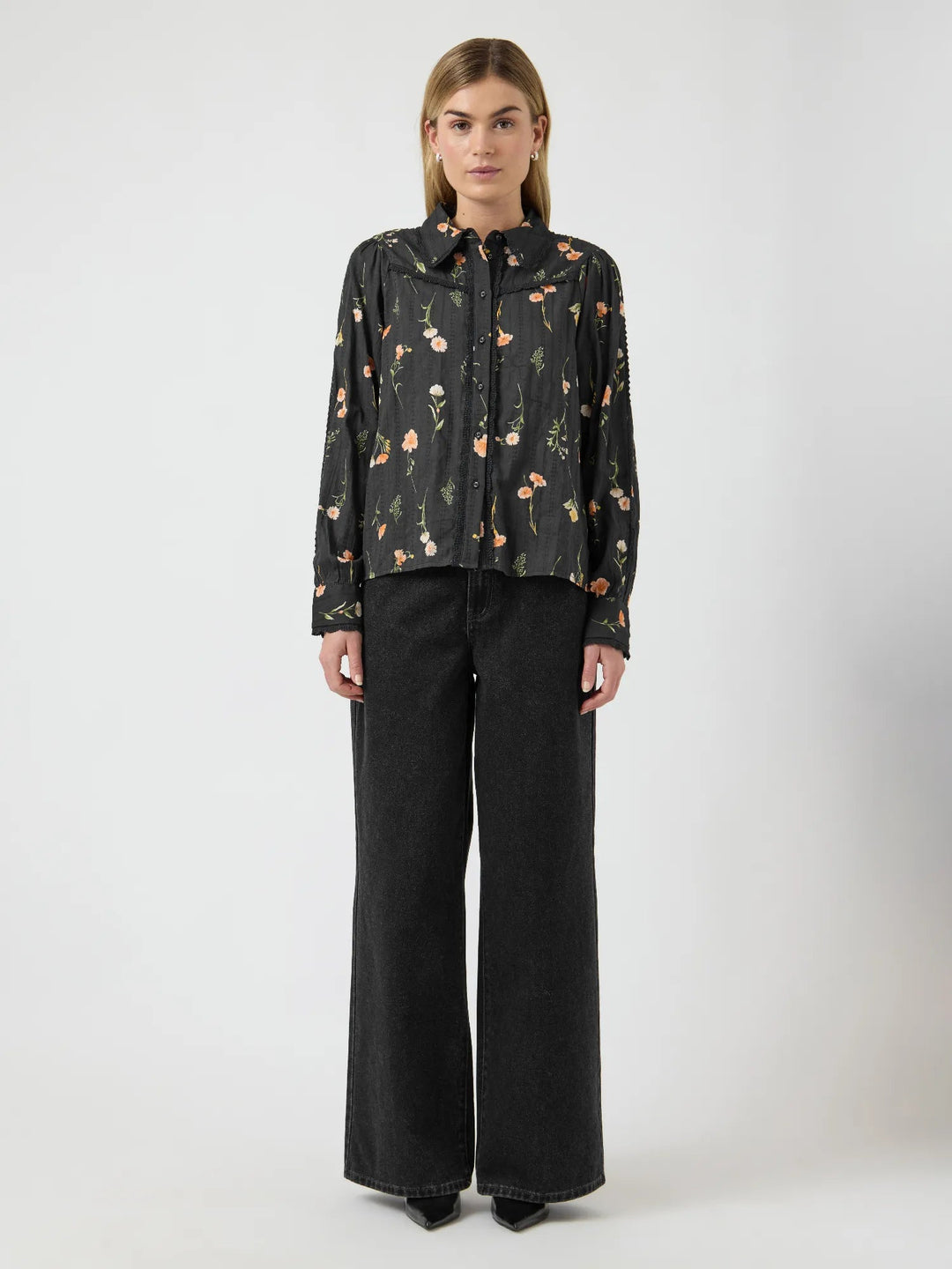 Somelli Ls Shirt Black Flower Print | Skjorter og bluser | Smuk