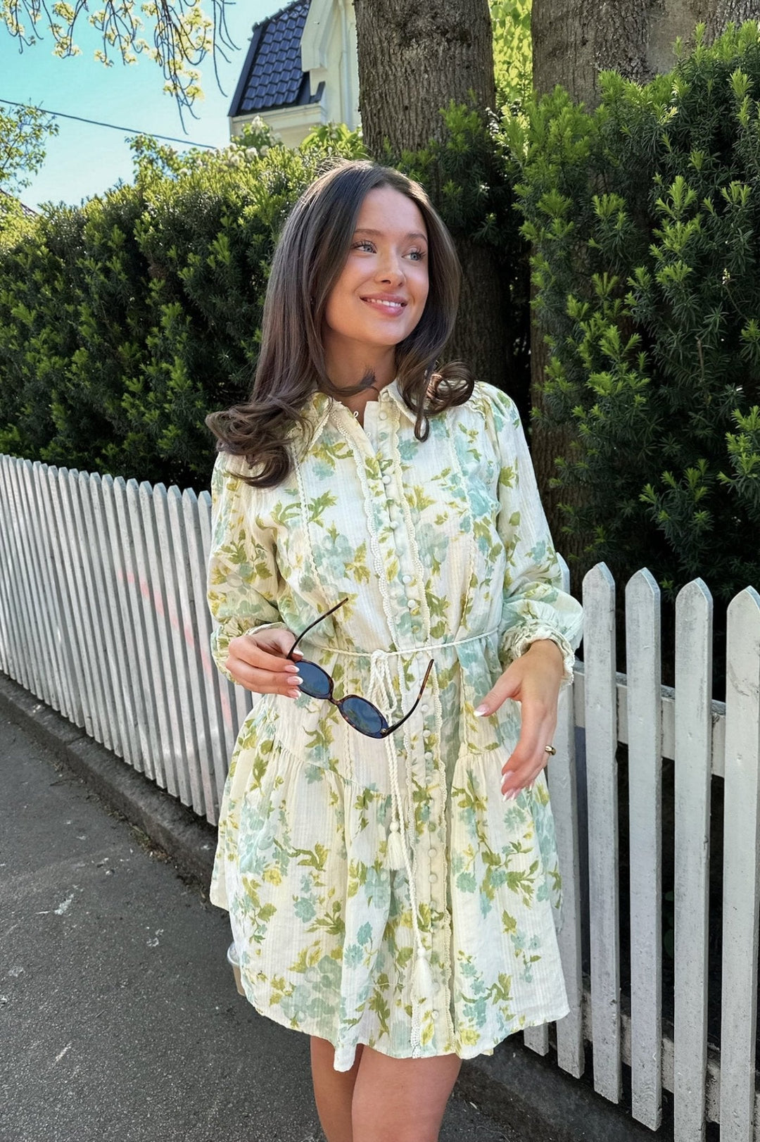 Somelli Ls Shirt Dress Birch W. Frosty Green Flowers | Kjoler | Smuk - Dameklær på nett