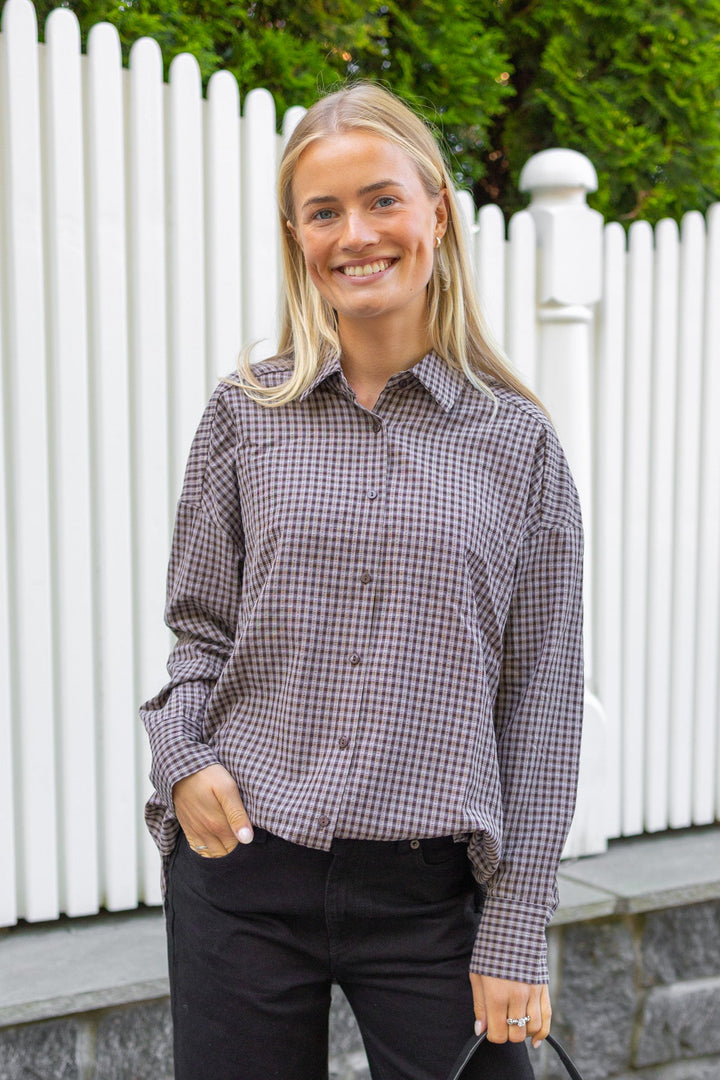 Sonja Check Shirt Dark Brown | Skjorter og bluser | Smuk