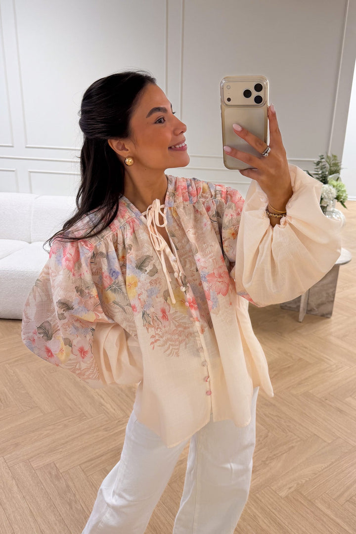 Spring Blouse Beige Flower | Skjorter og bluser | Smuk