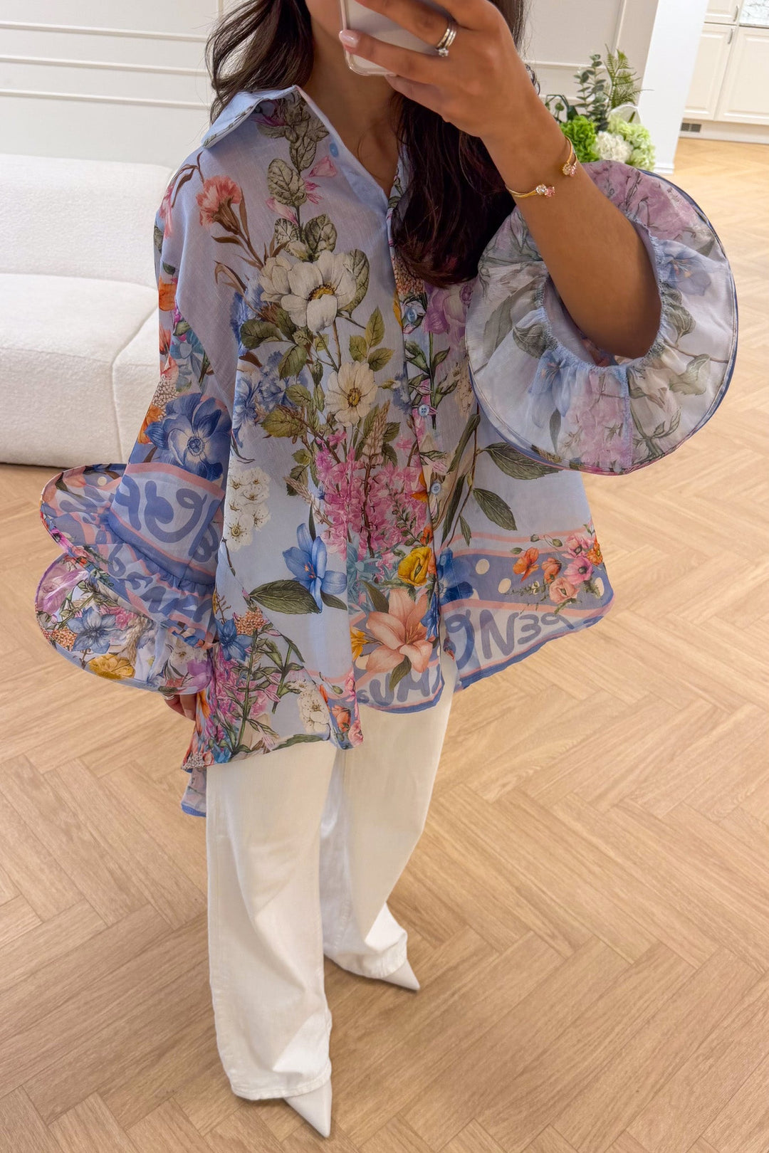 Spring Ruffle Blouse Ligth Blue Flower | Skjorter og bluser | Smuk