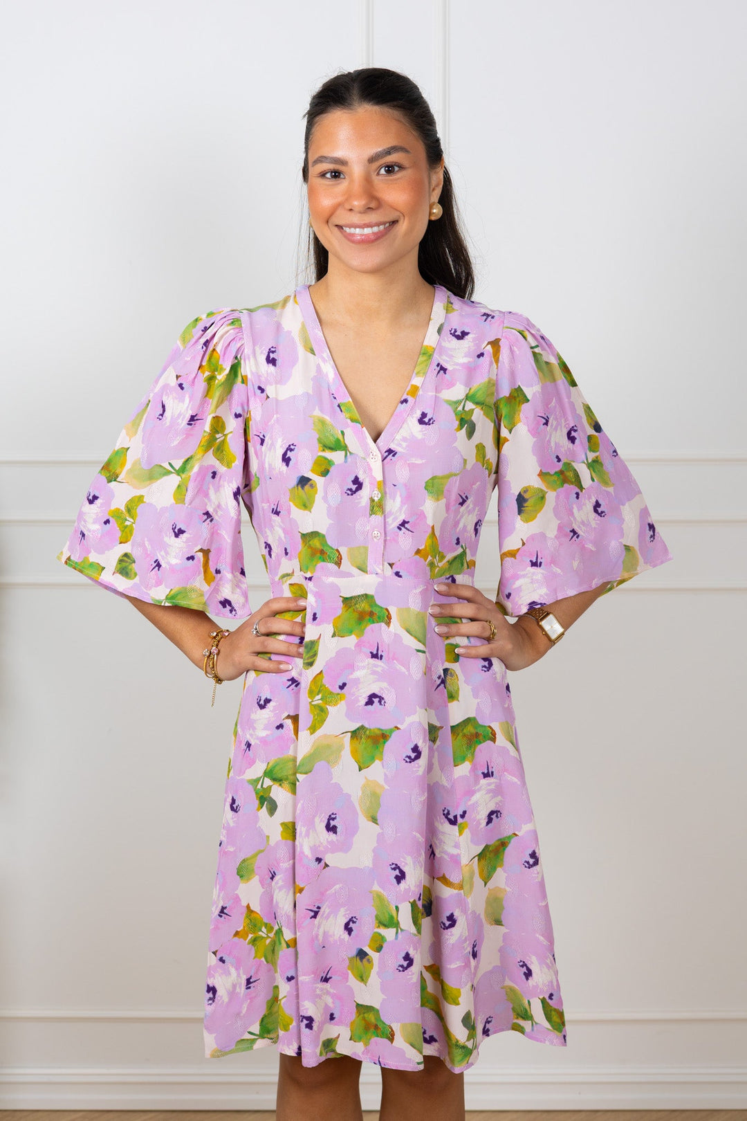 Spring V - Neck Dress Delicate | Kjoler | Smuk