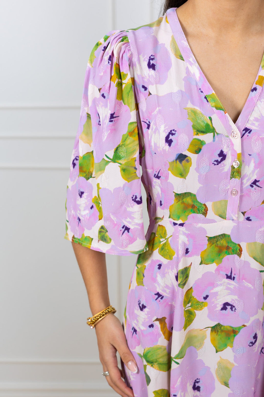 Spring V - Neck Dress Delicate | Kjoler | Smuk