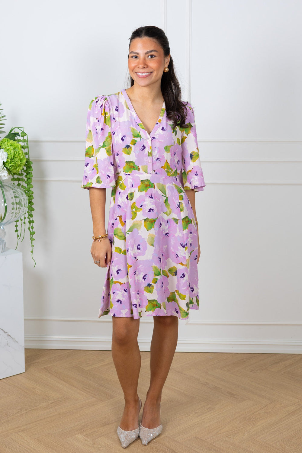 Spring V - Neck Dress Delicate | Kjoler | Smuk