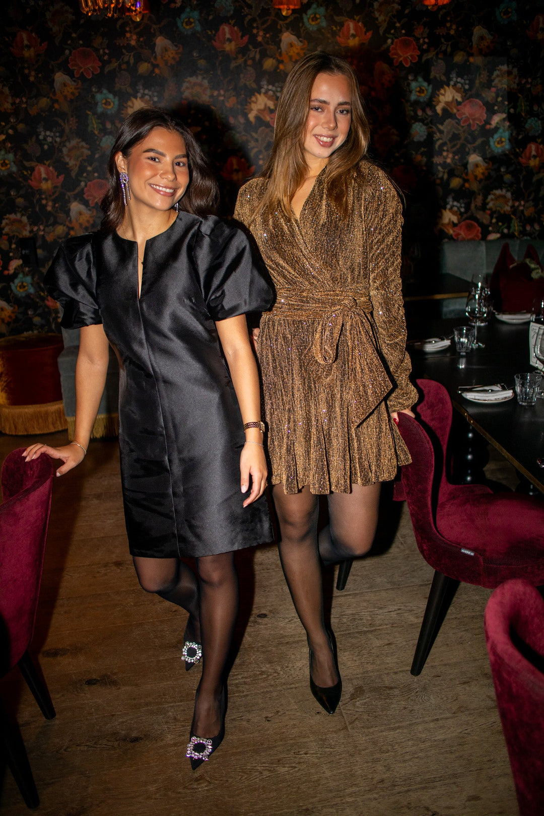 Stardust Frill Dress Black & Gold | Kjoler | Smuk - Dameklær på nett