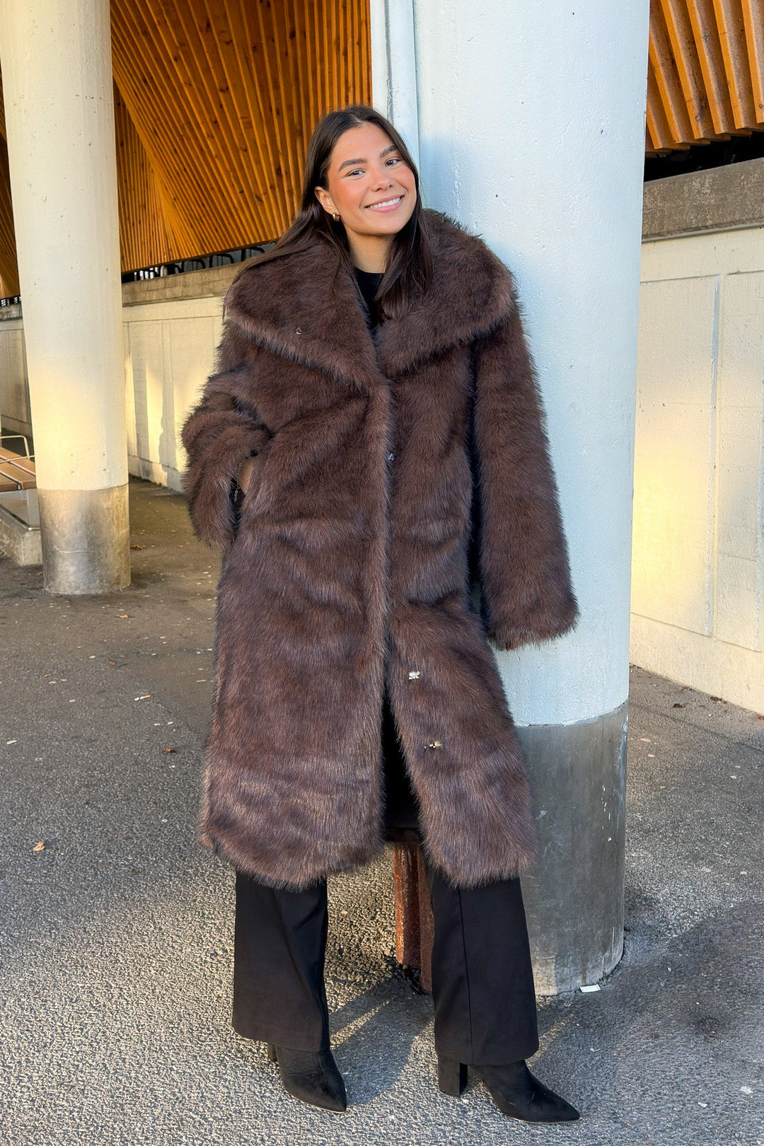 Stephanie Faux Fur Long Jacket Brown | Yttertøy | Smuk