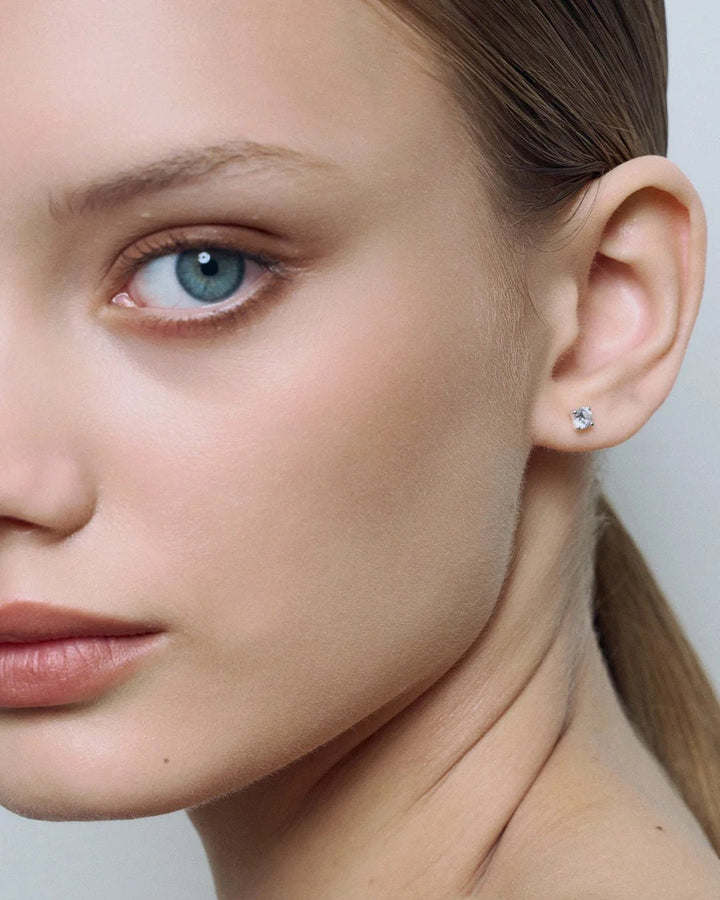 Studs Earrings 4 mm Silver | Accessories | Smuk