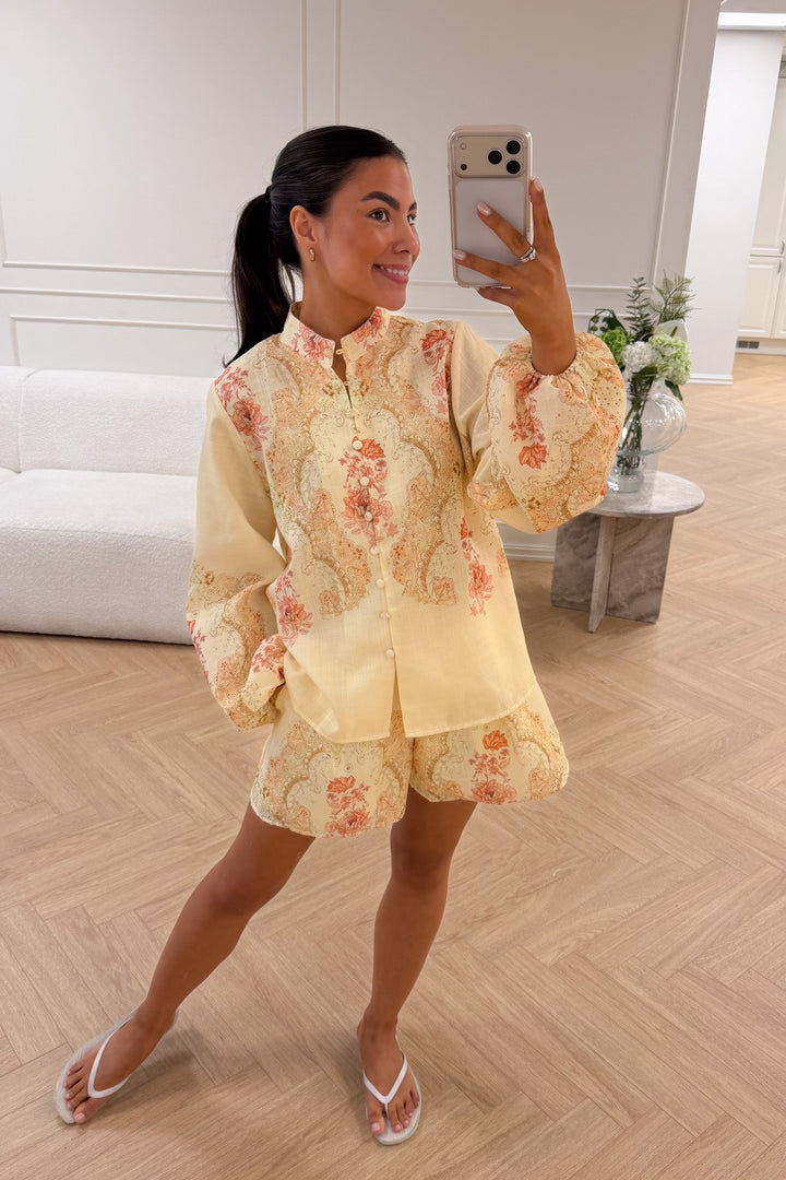 Summer Blouse Yellow Paisley | Skjorter og bluser | Smuk