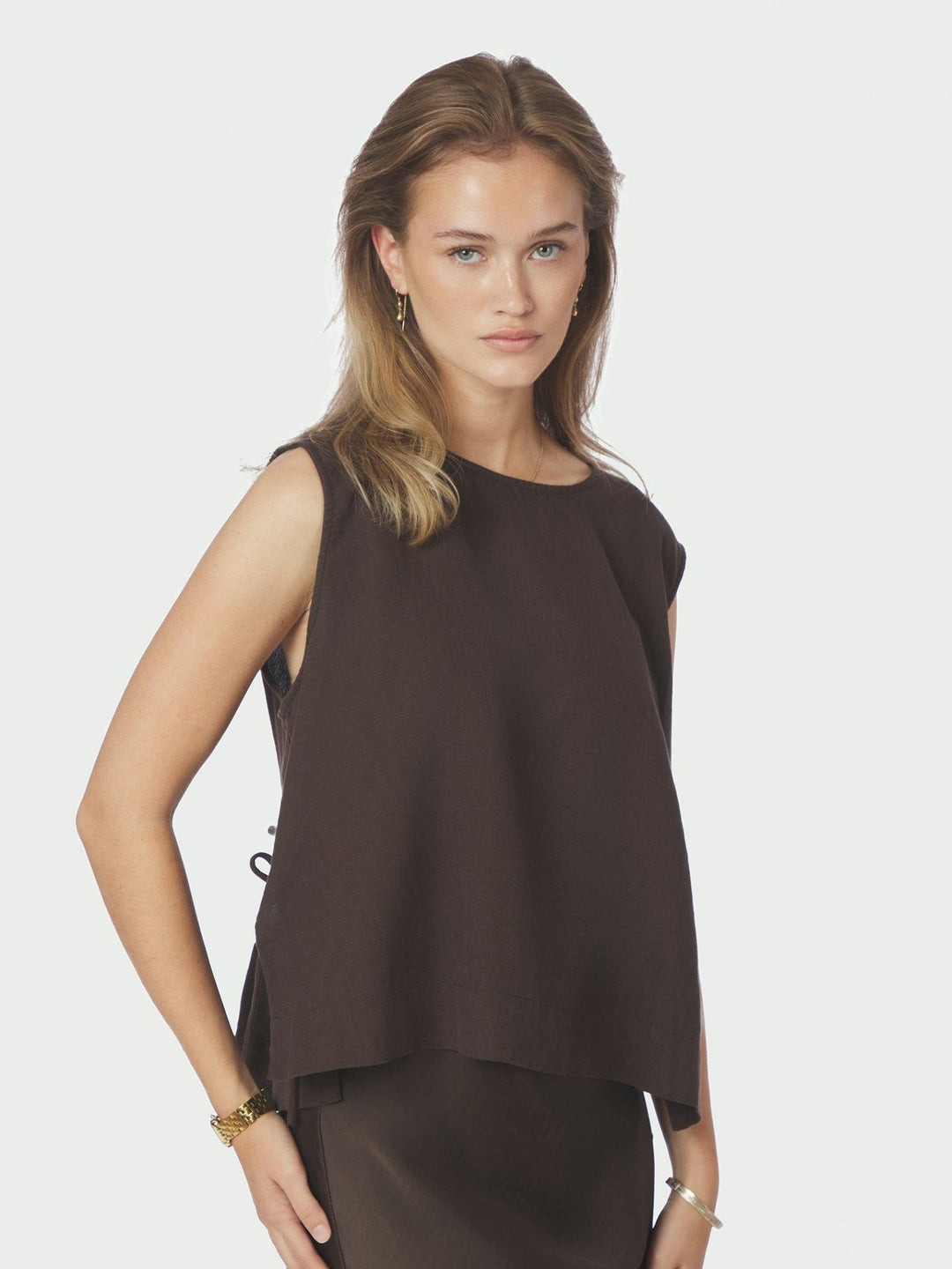 Svetlana Linen Top Dark Brown | Topper | Smuk