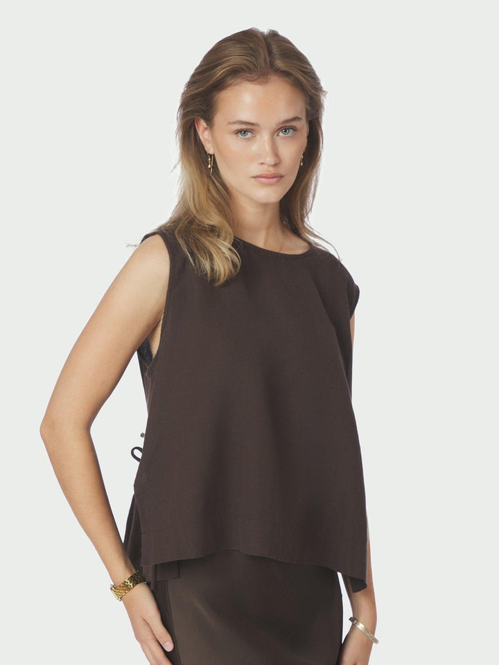 Svetlana Linen Top Dark Brown | Topper | Smuk
