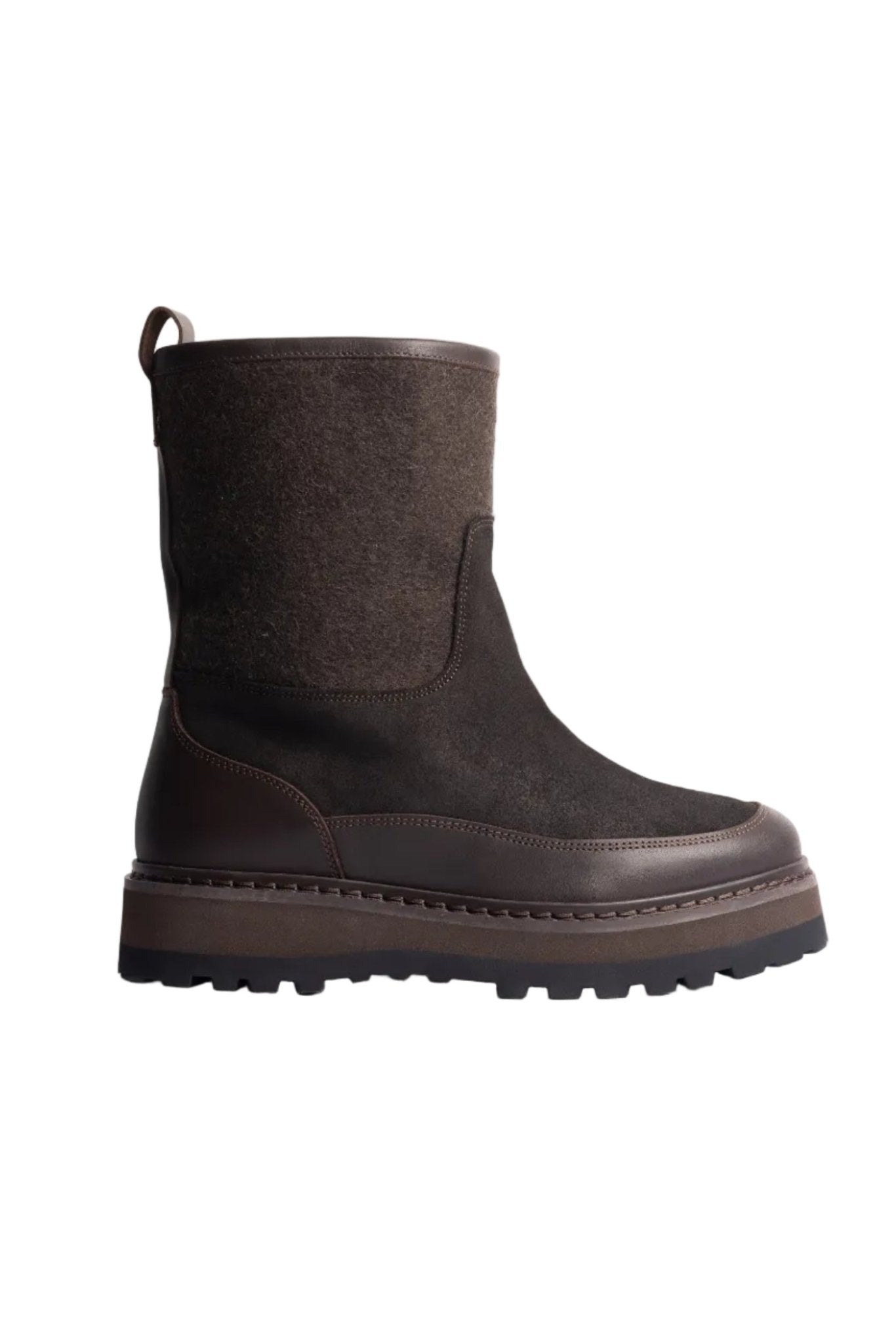 Tag Boot Chocolate