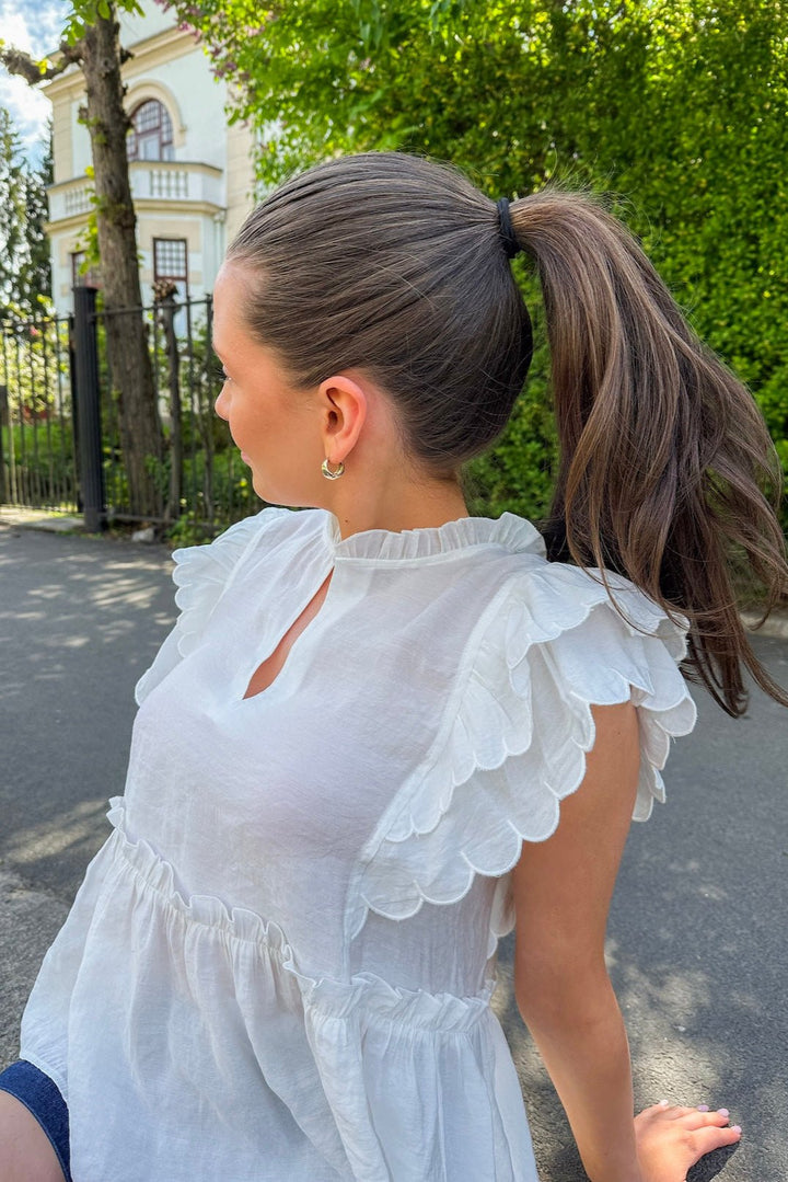 Terra Frill Top White Alyssum | Topper | Smuk - Dameklær på nett